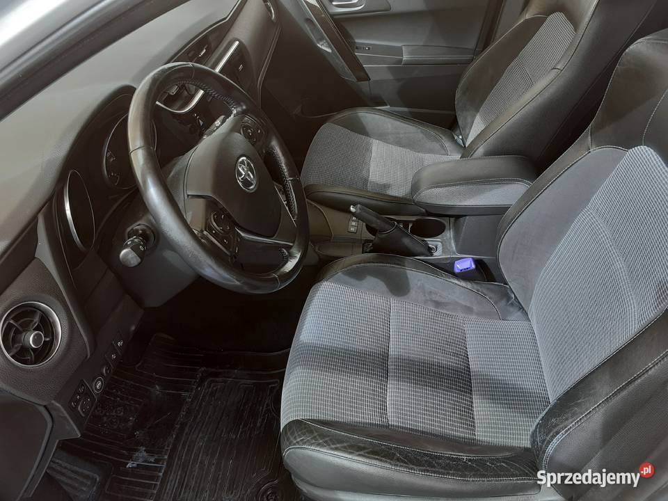 Toyota Auris 2015 kombi 2015 hybryda lpg CD Auris Radzymin sprzedam