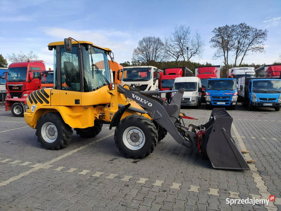 średnia kołowa Volvo L30B Pro Unikat Stan 5380 świętokrzyskie Widełki