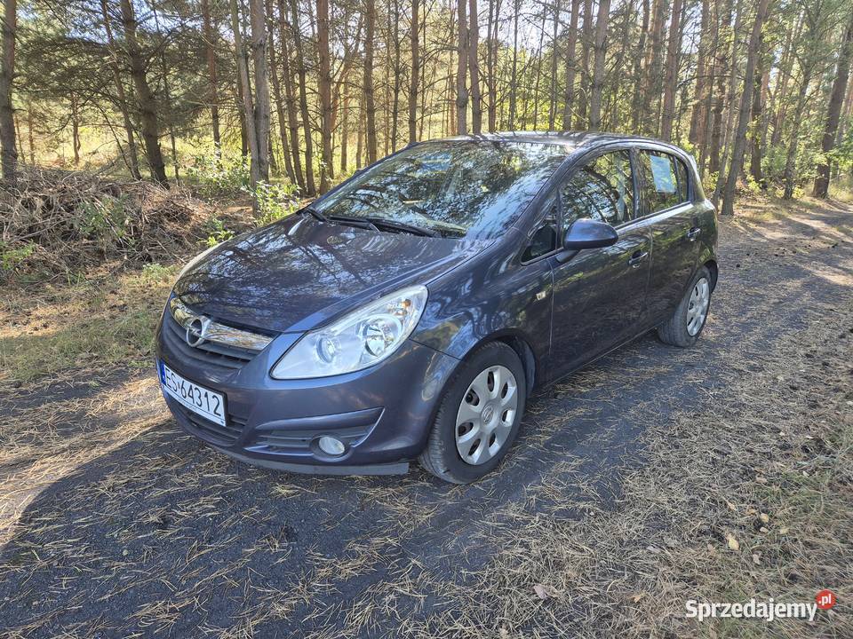 Opel Corsa 12 benzyna Fajny stan Nowy olej I benzyna
