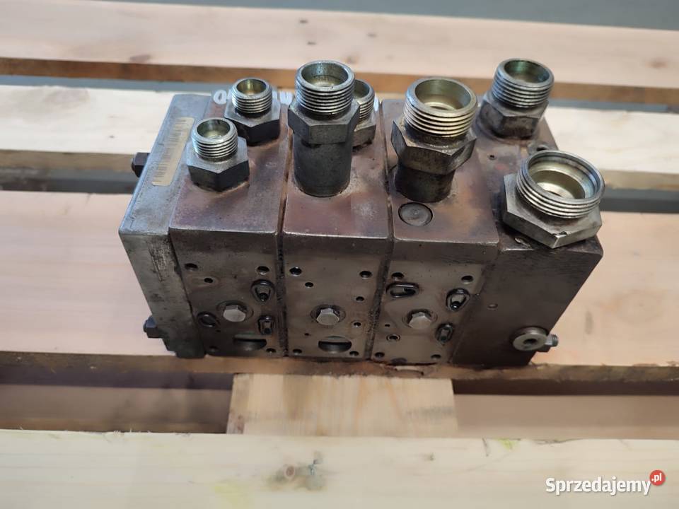 Rozdzielacz hydrauliczny 157B2000270518559B Wilkowo