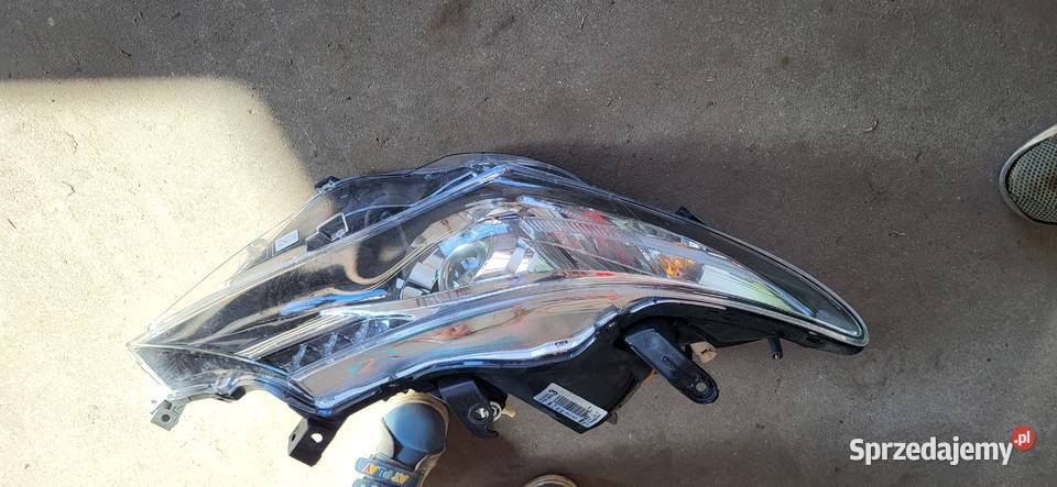 Sprzedam kompletny przód toyota aurisII hybryda Narol