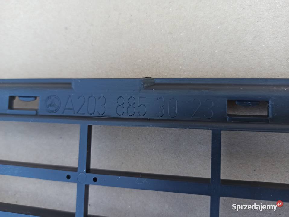 CKLASA W203 KRATKA ZDERZAKA ŚRODKOWA A2038853023 Trzciel
