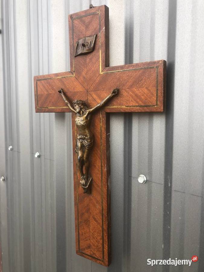 Drewniany stary krzyż na ścianę