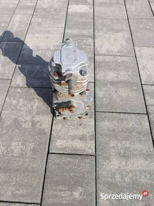 KOMPRESOR sprężarka HS 11 Ursus Części maszyn i innych pojazdów Dulcza Wielka