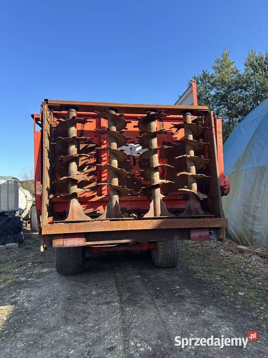 Przyczepa samozbierająca rozrzutnik obornika opolskie Olesno