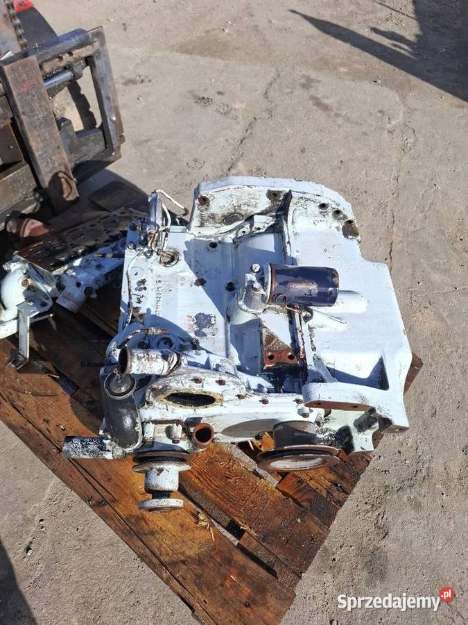 Ciągnik Ursus C 360 3P silnik Perkins 3 Silnik i osprzęt Targoszyn