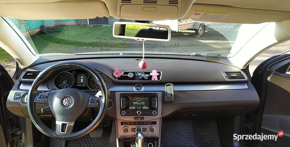 VOLKSWAGEN PASSAT WYPOSAŻONY