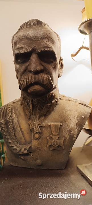 Rzeźba marszałka Józefa Piłsudskiego z gipsu