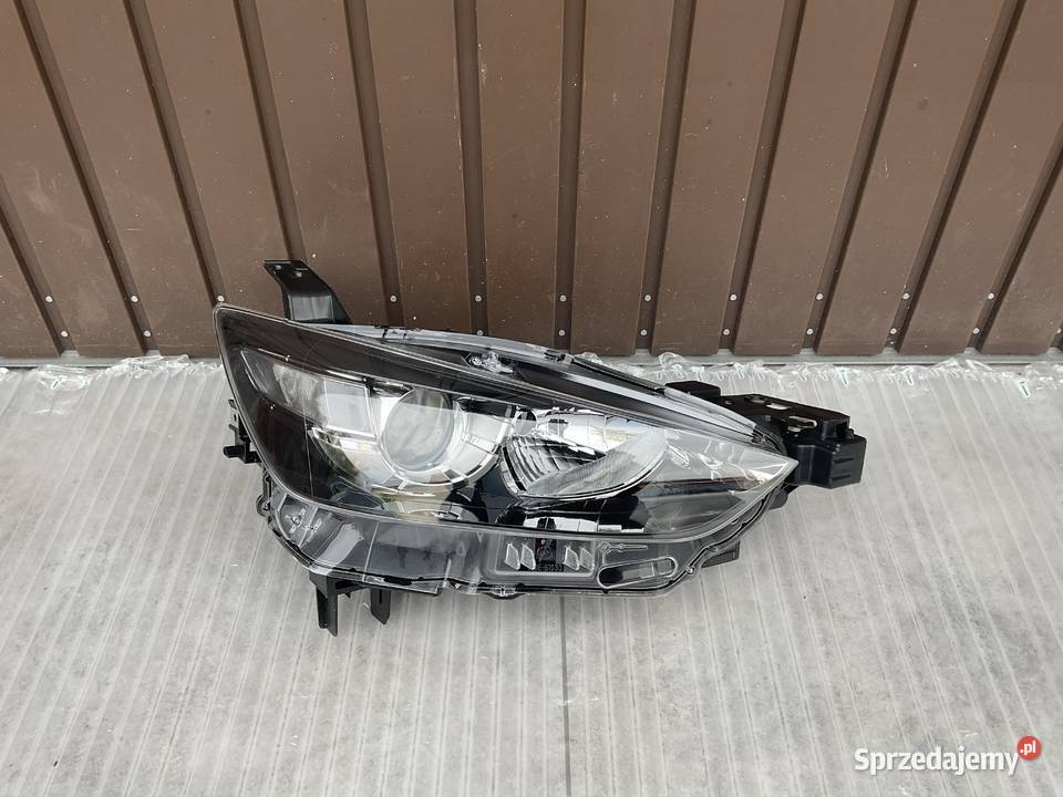 Lampa Prawy Przód MAZDA CX3 D10E51030 osobowe Lampy przednie Pleszew sprzedam
