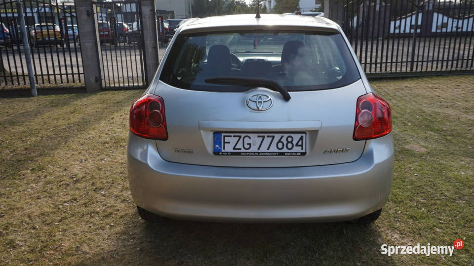 Toyota Auris zarejestrowany ubezpieczony Rok produkcji 2009 lubuskie Zielona Góra sprzedam