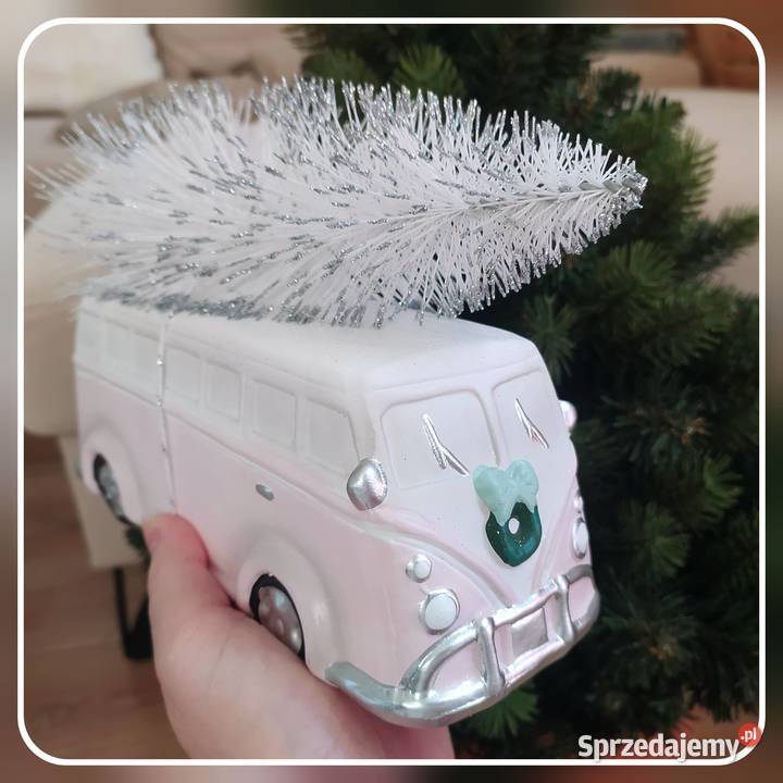 Autobus z choinką choinka bombki donut donuty Koszalin