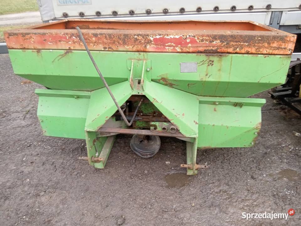 Rozsiewacz nawozów Brzeg 700l Nawożenie