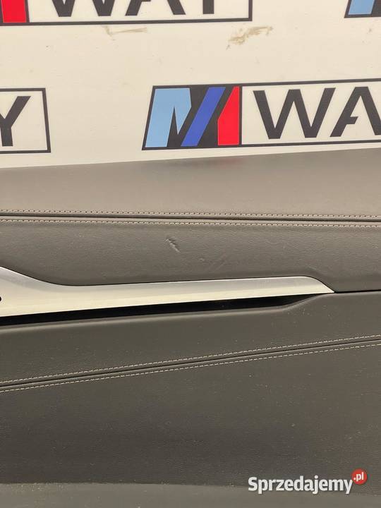 BMW 8 G15 BOCZEK TAPICERKA DRZWI PRAWY PRZÓD sprzedam