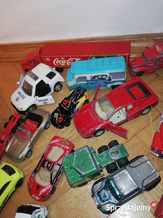 Zestaw 22 samochodów Tanio