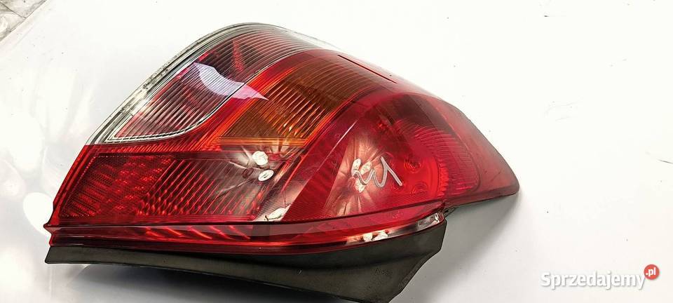 LAMPA LEWA TYŁ TOYOTA YARIS II Lipno