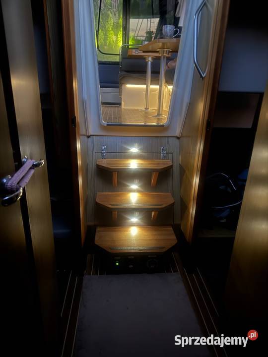 Na sprzedaż luksusowy jacht motorowy houseboat