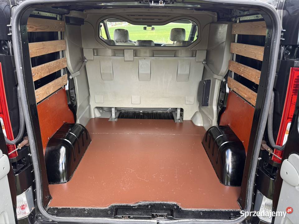 Vivaro Trafic Primaster 25 dci Black Edition manualna sprzedam