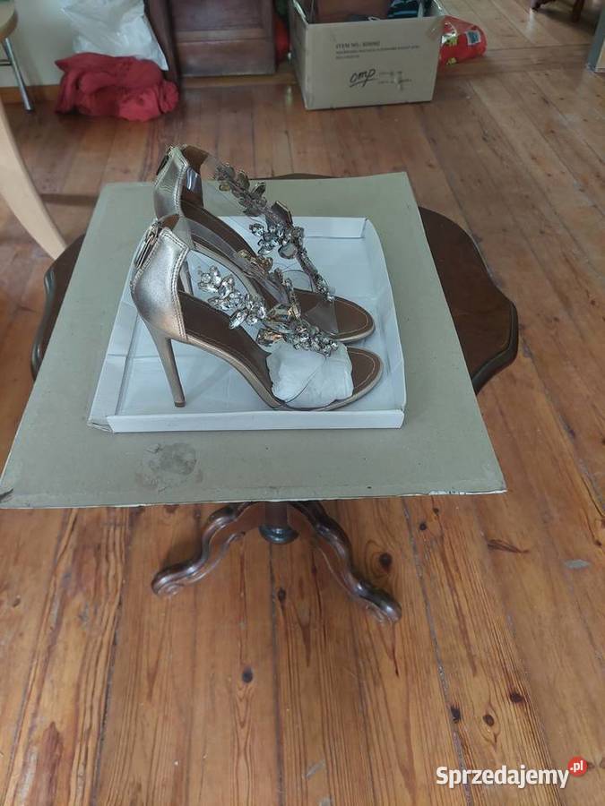 Sprzedam buty rozmiar 40 i 28