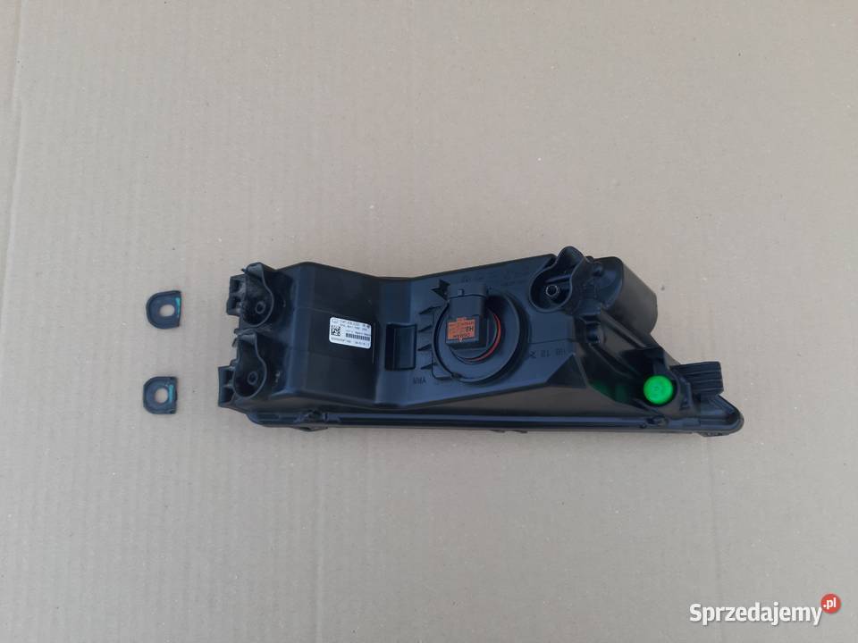 VW TIGUAN ALLSPACE HALOGEN PRAWY LAMPA 5NL941700 Oświetlenie Trzciel