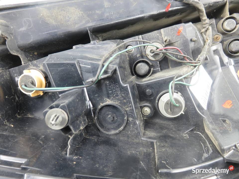 LAMPA PRAWA TYLNA MAZDA 5 CR19