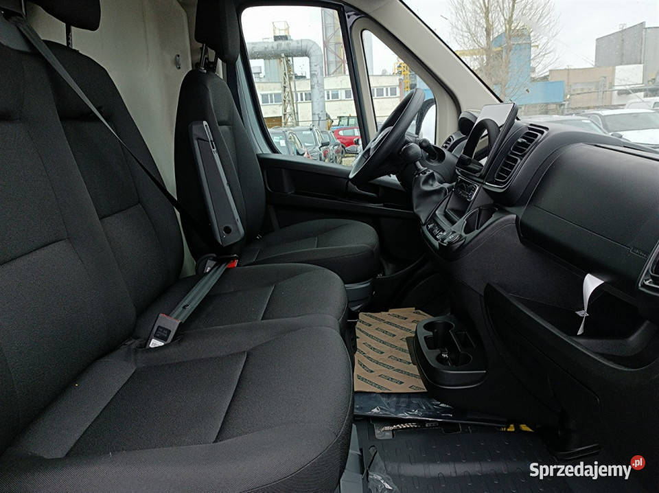 Opel Movano Furgon 140 L2H2 115m3 RP 2024 RĘKI centralny zamek Warszawa