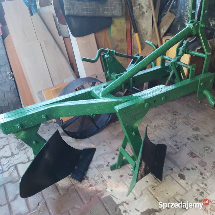 Pług dwuskibowy do mniejszych traktorków ciągnik