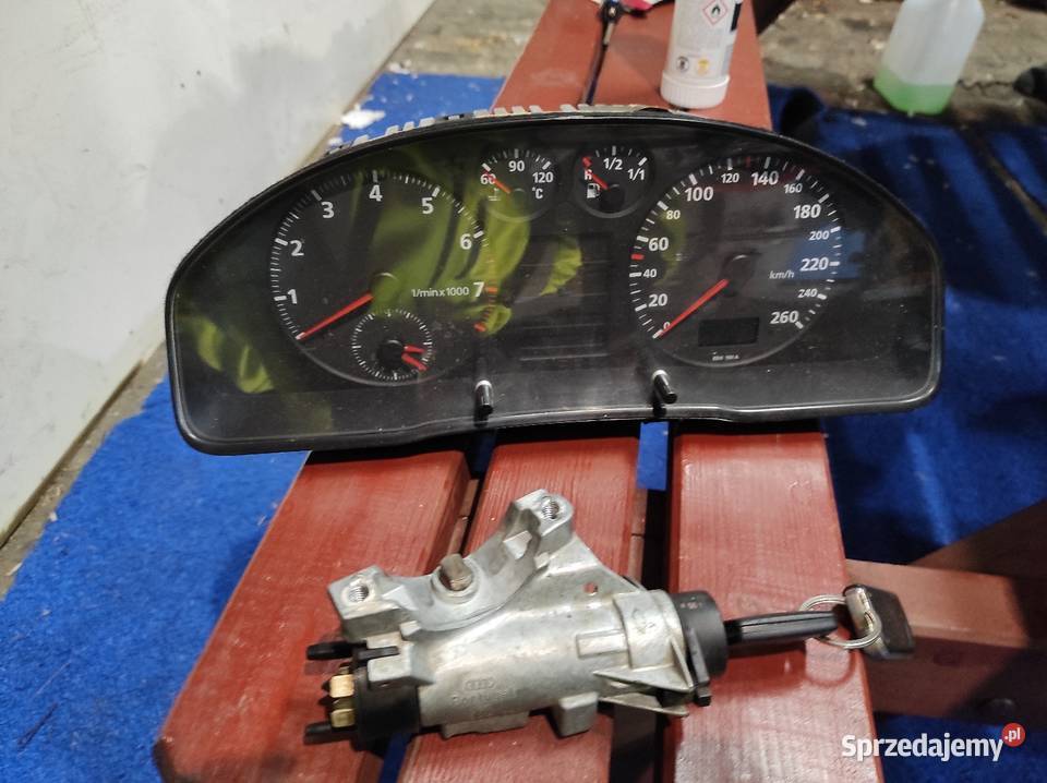 Audi a4b5 18 95r przedlift licznik i stacyjka Bolesławiec
