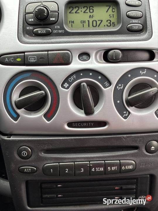 Toyota Yaris 13 VVTi 2001 kolizji w tył Kłodawa