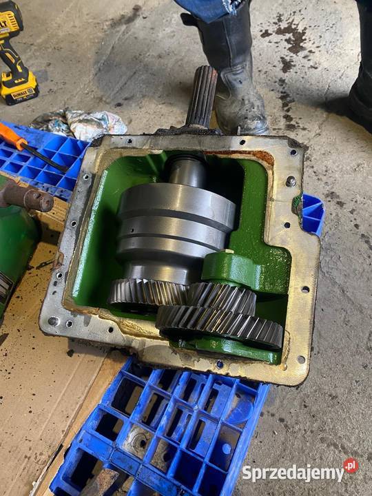Przystawka przedniego napędu John deere 6330