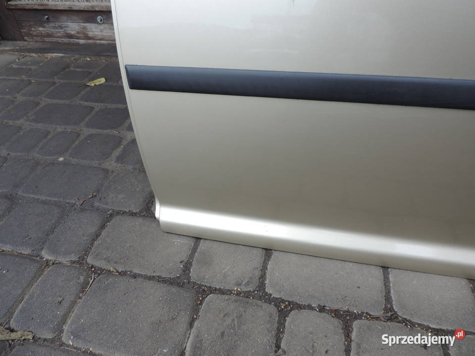 VOLKSWAGEN GOLF 4 IV 5D DRZWI LEWY TYŁ LA1W sprzedam