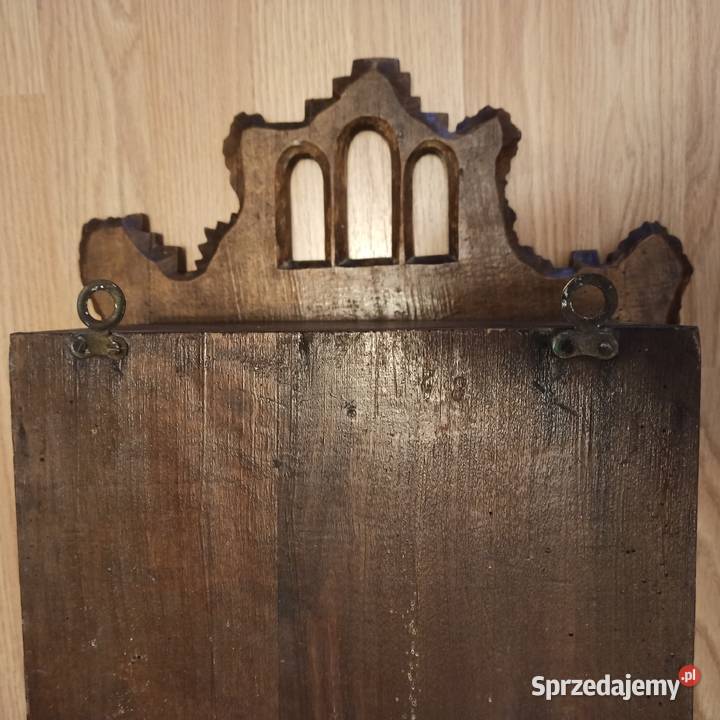 Antyk z początku XX wieku drewniana szafka w podkarpackie