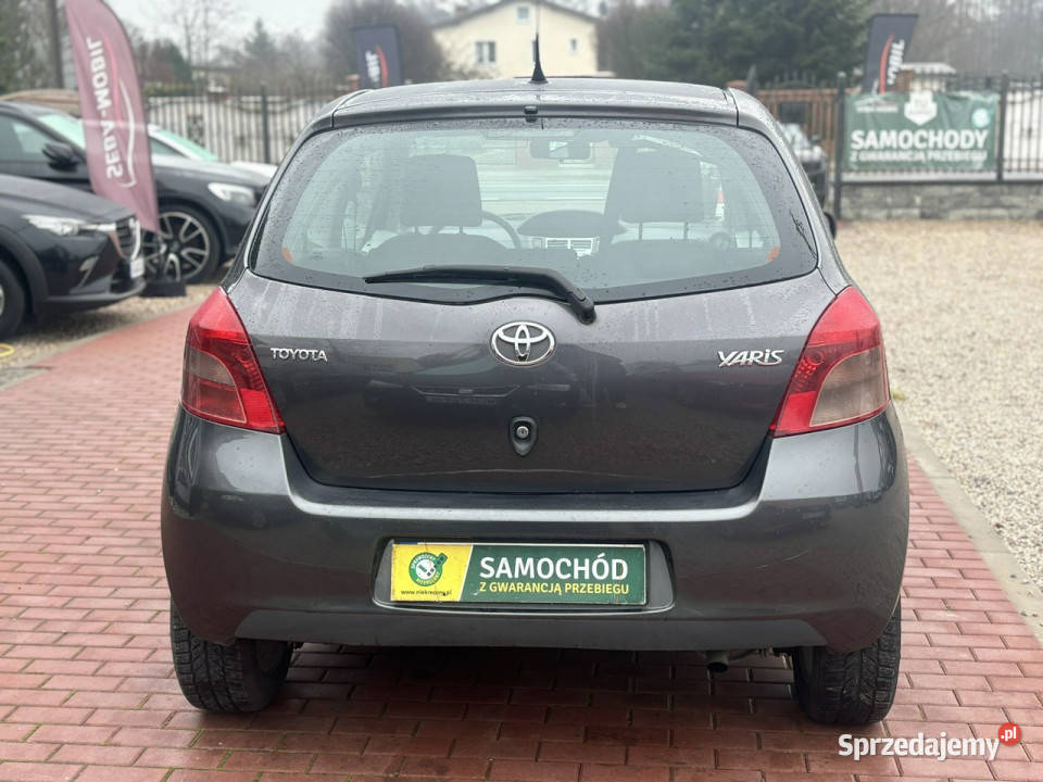 Toyota Yaris Gwarancja Salon Polska Super Stan grafitowy Samochody osobowe mazowieckie Sade Budy