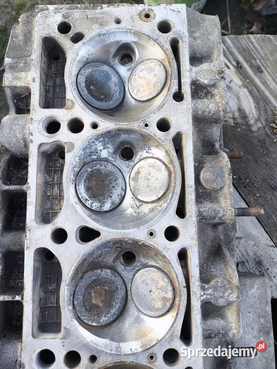 Głowica mercedes M110 28 R110 016 19 01 w113 osobowe Głowice cylindrów Lutoryż sprzedam