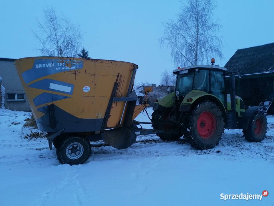 Wóz paszowy Paszowóz lucas spirmix 120 2006 roku Hodowla bydła Żnin