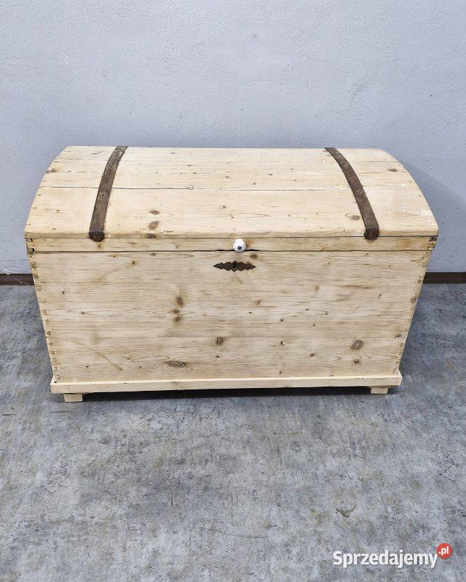 Duży kufer z litego drewna sosnowego ok 100 lat