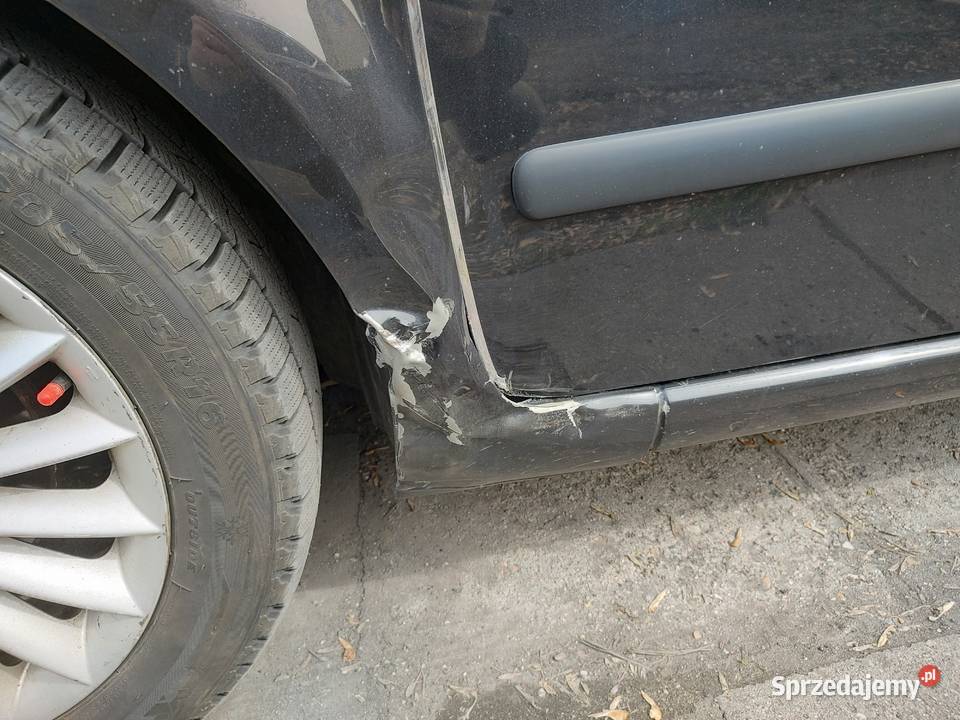 Sprzedam uszkodzony Fiat Linea 2011r 13 multi CD Łódź