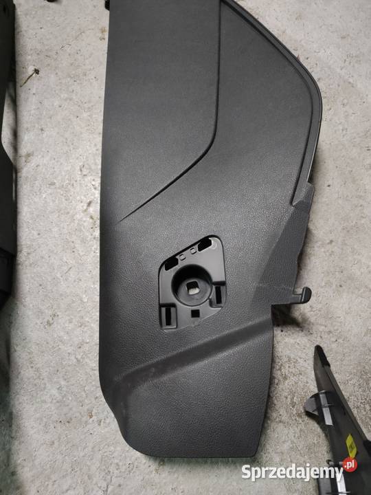 Ford Focus Mk3 HB 11r Tunel Środkowy Panel Rok produkcji 2011 Wieluń sprzedam