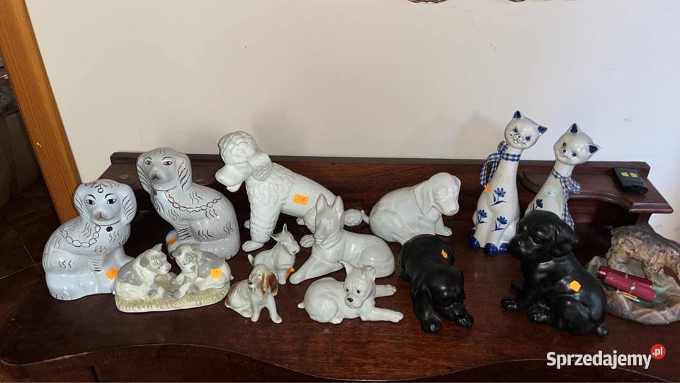 Pies Figurka porcelanowa Śliczna bez sygnatur Porcelana i szkło Gdańsk