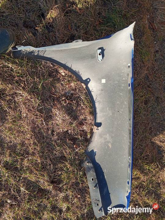 Błotnik golf 4 LW5Z lewy