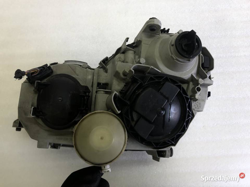 LAMPA PRAWY PRZÓD A2038203261 MERCEDES W203 LIFT Oświetlenie