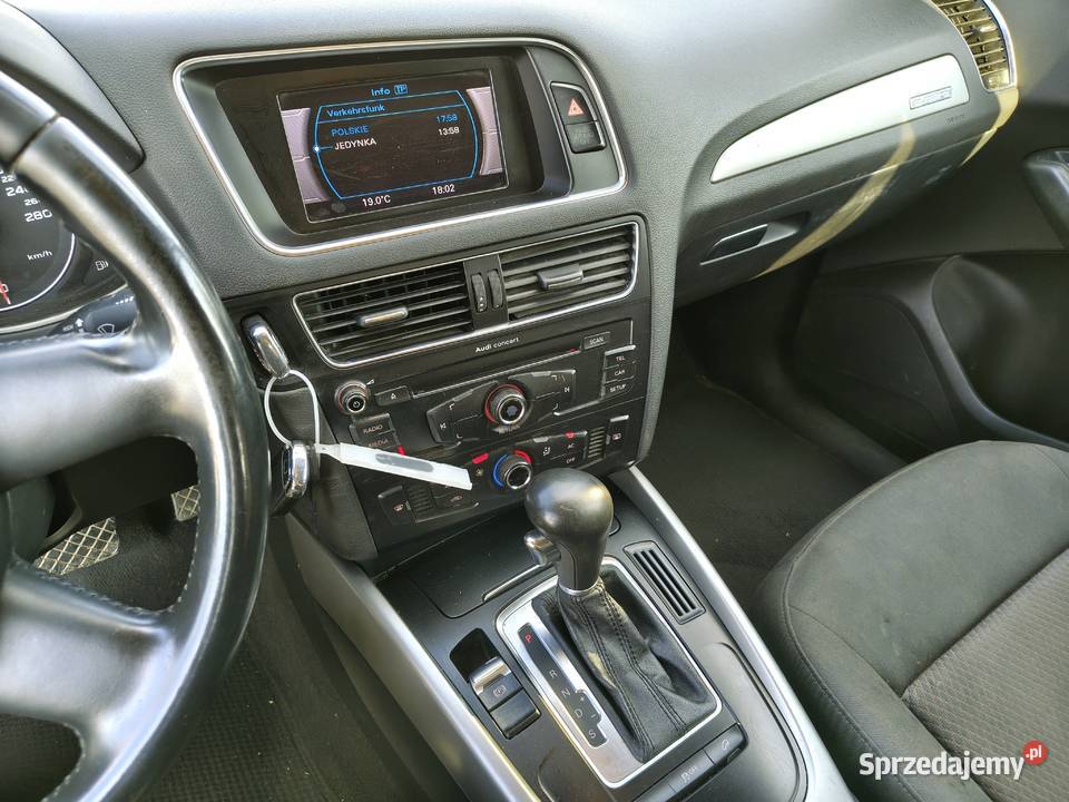 AUDI Q5 QUATRO 4x4 AUTOMAT 20 Benzyna Zadbana światła do jazdy dziennej sprzedam