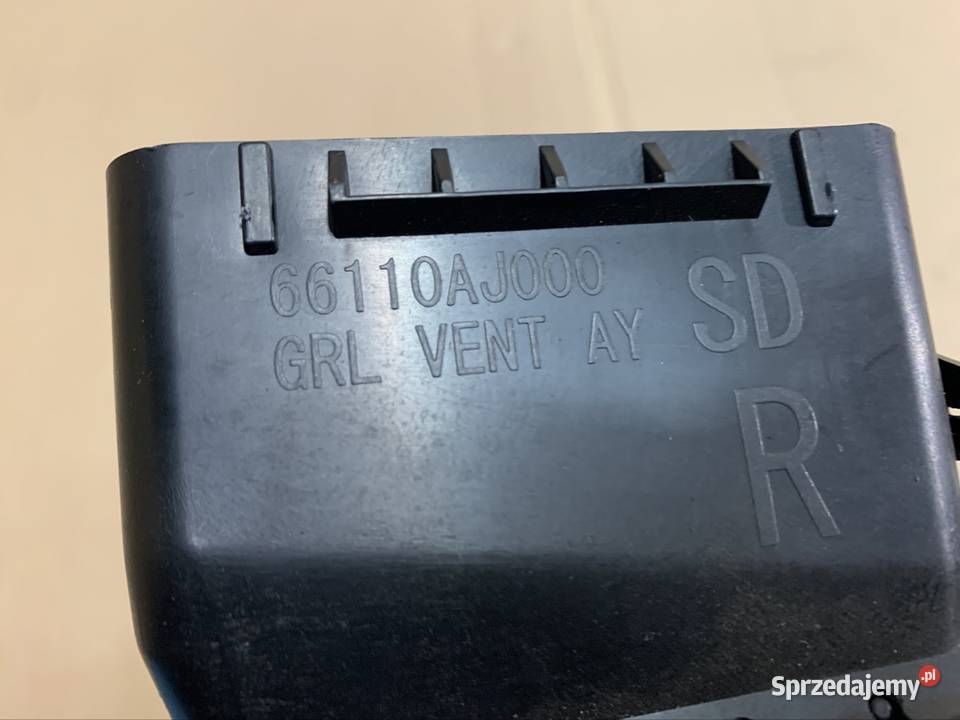 66110AJ000 kratka nawiewu lewa prawa Subaru sprzedam