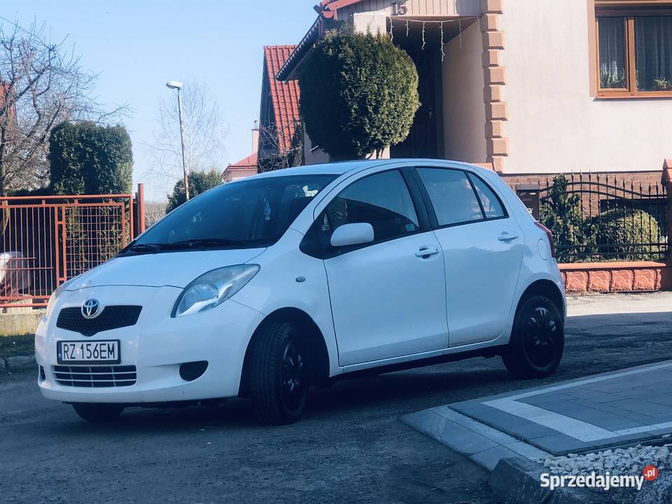 Toyota Yaris II 10VVTi 69 Biały akrylowy Przeworsk