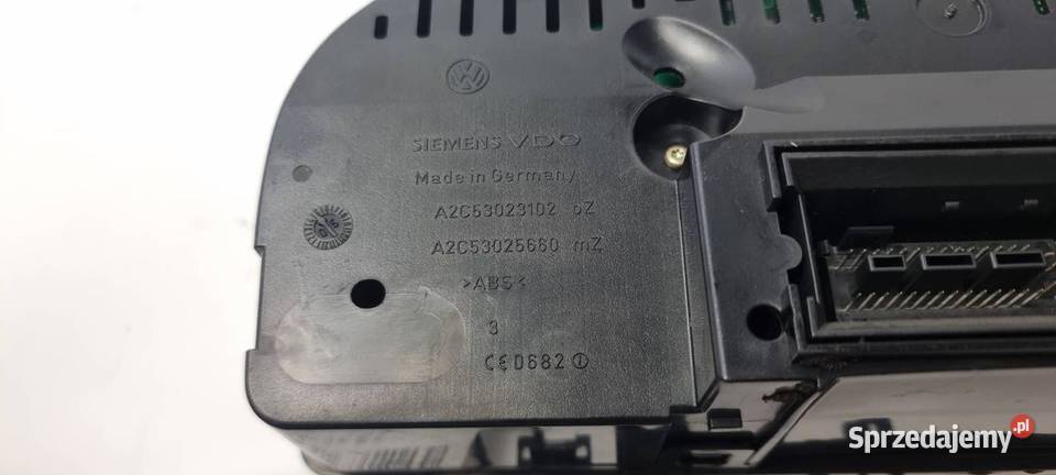 LICZNIK ZEGAR VOLKSWAGEN TOURAN 1T0920862A osobowe