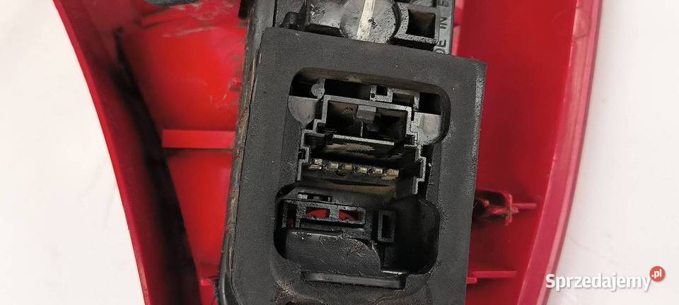 LAMPA PRAWA TYŁ RENAULT CLIO II