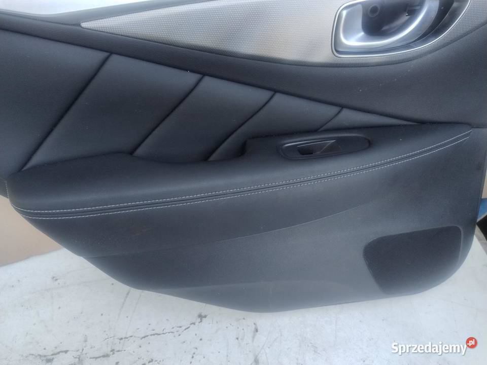 BOCZEK DRZWI LEWY TYL INFINITI Q50S 829774GA0A osobowe Tapicerki samochodowe