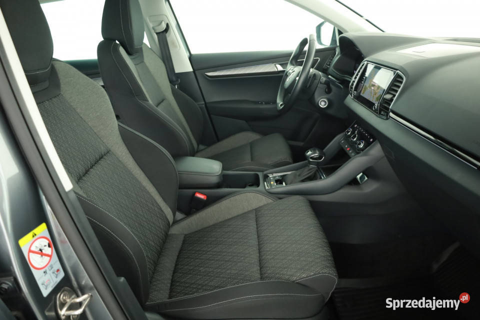 Skoda Karoq 15 TSI asystent pasa ruchu