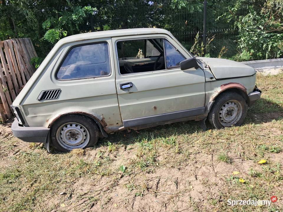 fiat 126p plus przyczepka Niewiadów nieuszkodzony