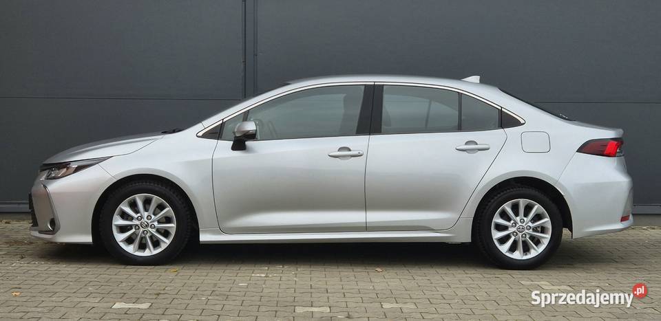 Toyota Corolla 16 Benzyna 132 92 Zamiana światła do jazdy dziennej Zamość sprzedam