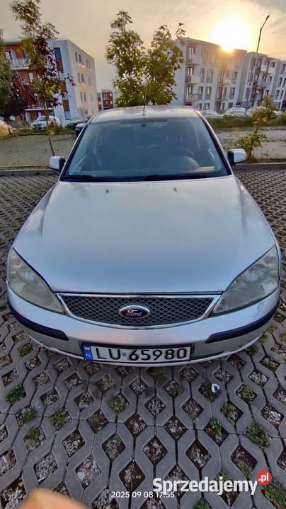 Ford Mondeo 18 benzyna 2003r światła przeciwmgielne Mondeo
